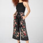 Angie Capri Pants Black with Flowers
